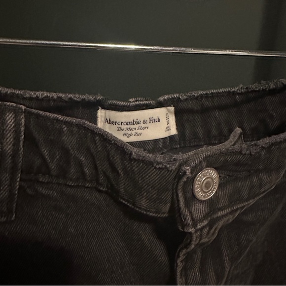 Abercrombie High Rise Mom Short - Picture 8 of 9